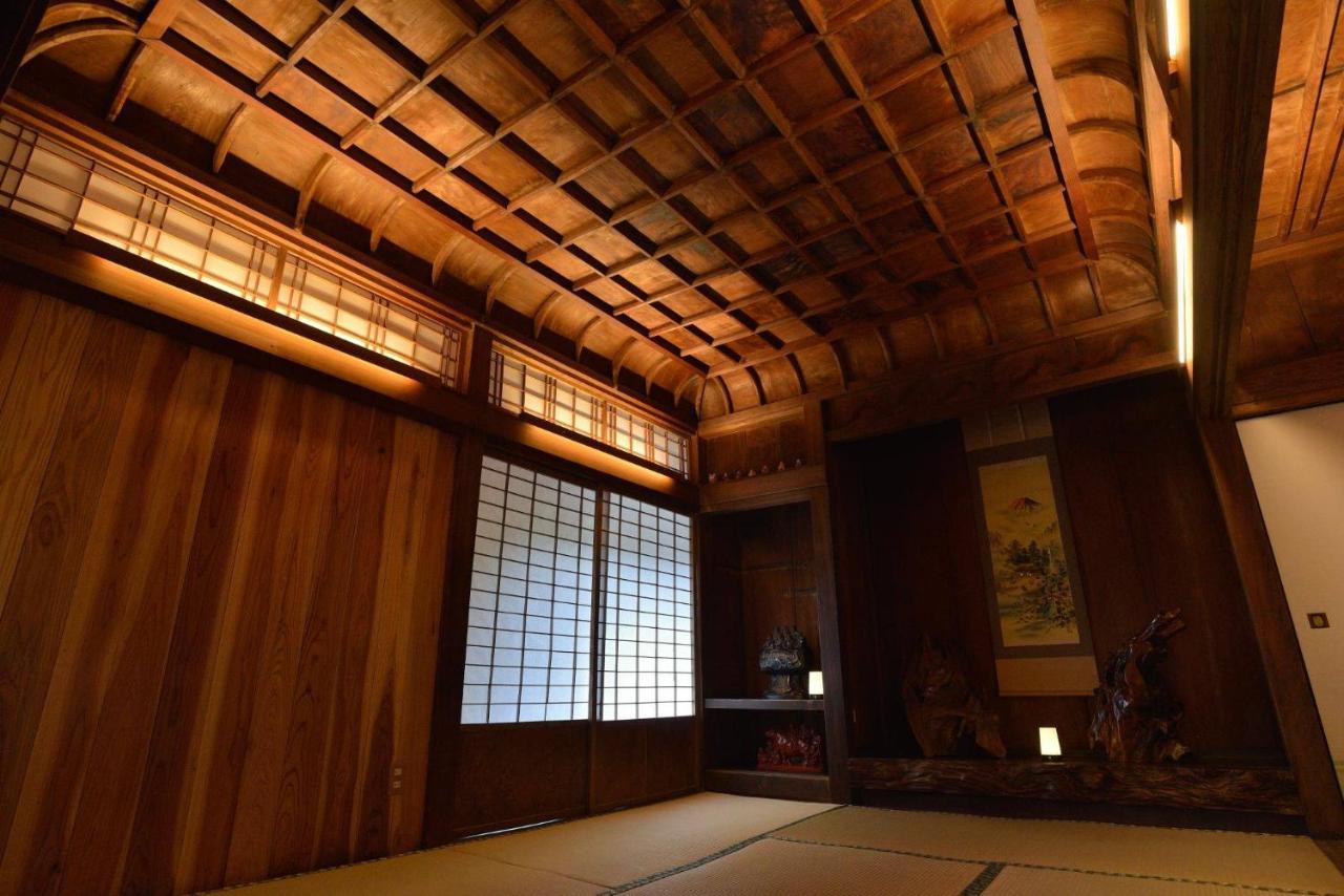 屋久杉楼 七福 Hotel Yakushima  Exterior photo