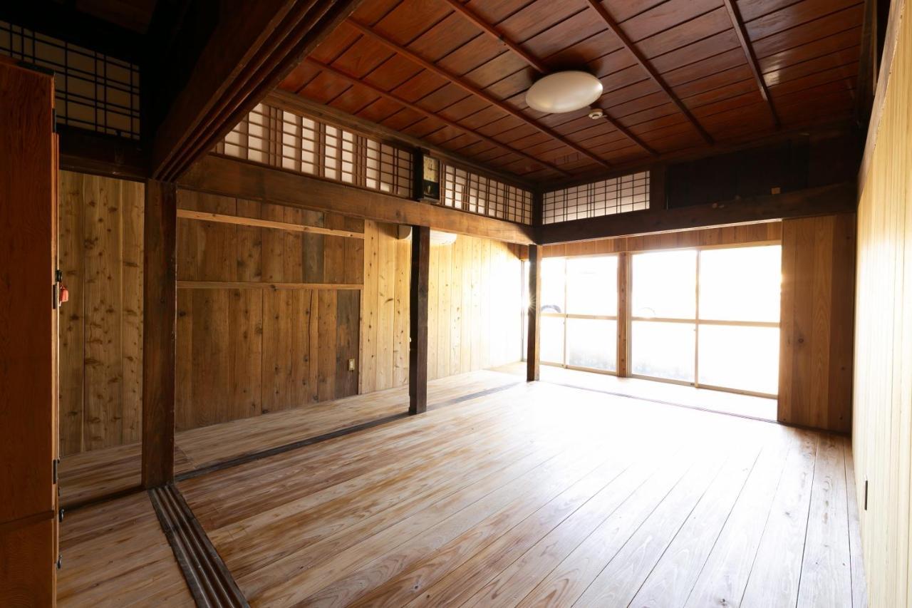 屋久杉楼 七福 Hotel Yakushima  Exterior photo